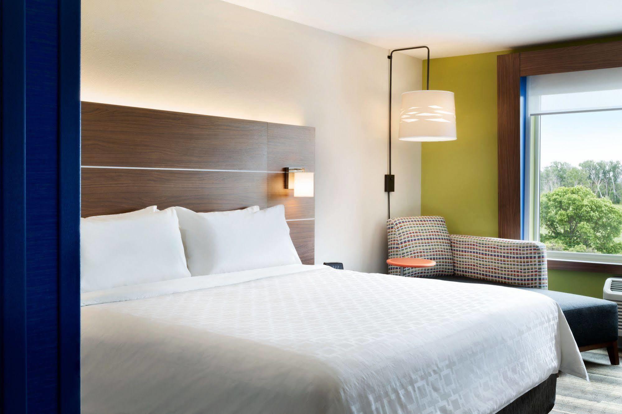 Holiday Inn Express & Suites - Columbus Airport East By Ihg Экстерьер фото