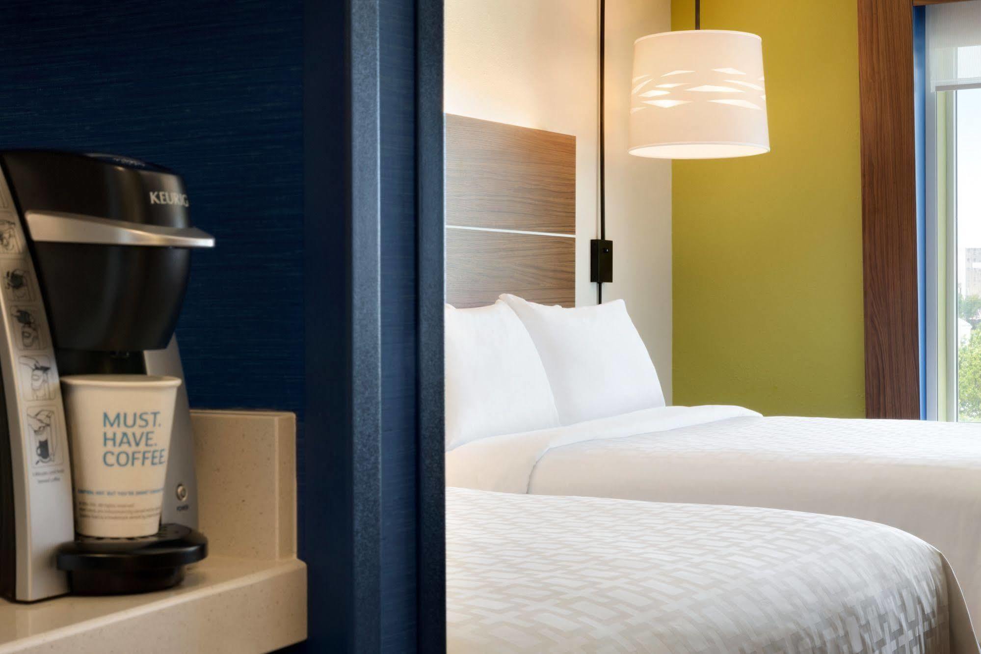 Holiday Inn Express & Suites - Columbus Airport East By Ihg Экстерьер фото