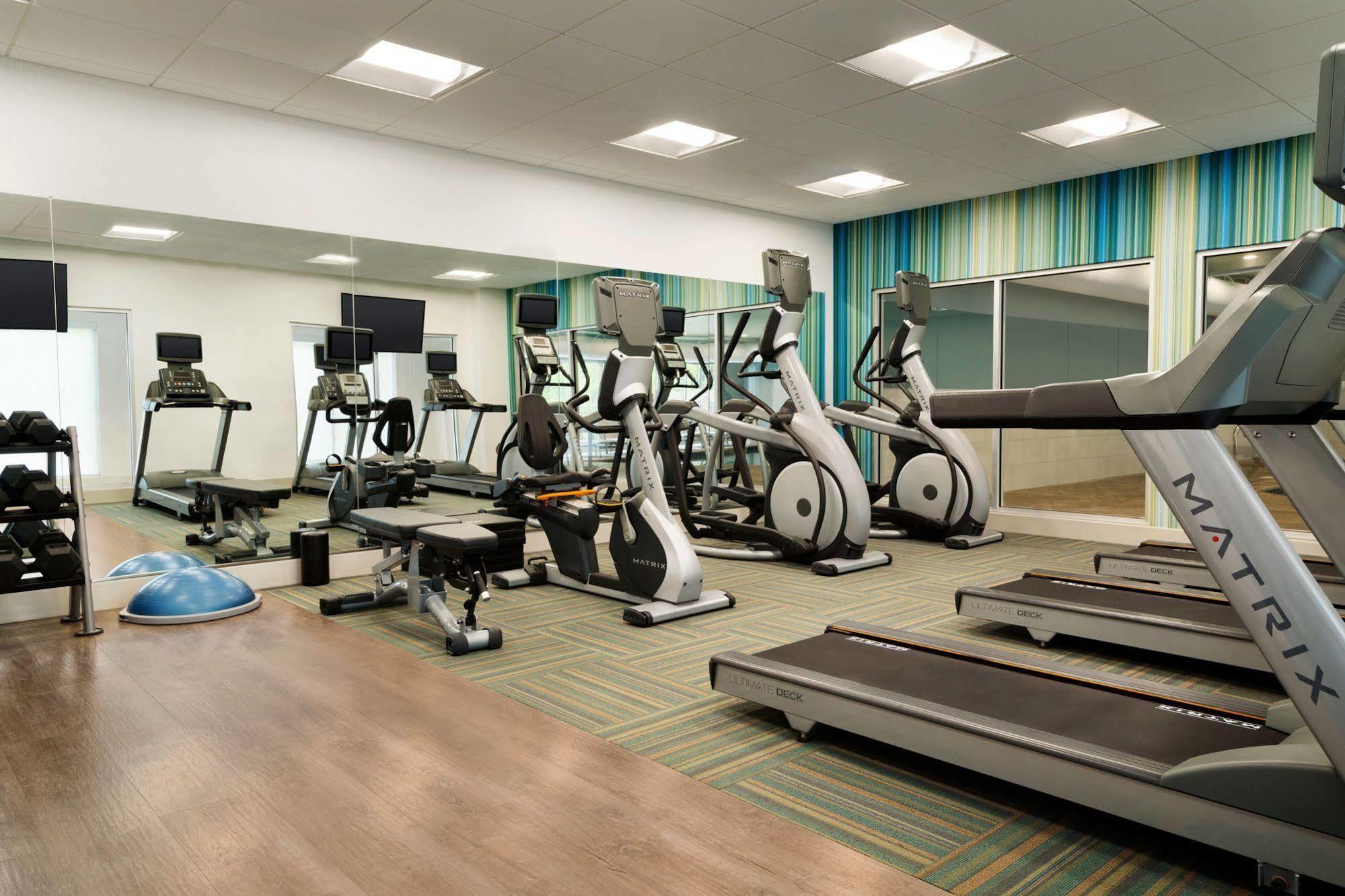 Holiday Inn Express & Suites - Columbus Airport East By Ihg Экстерьер фото